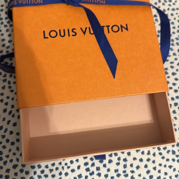 Louis Vuitton Tangerine Box with Navy Ribbon - Picture 2 of 2